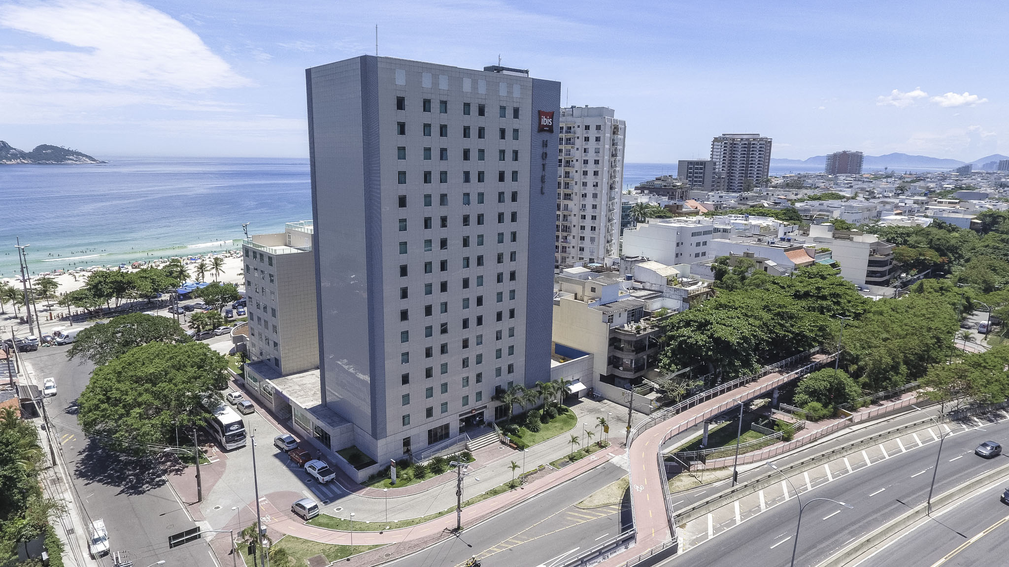 IBIS e MERCURE – Praia do Pepê – Barra da Tijuca – RJ